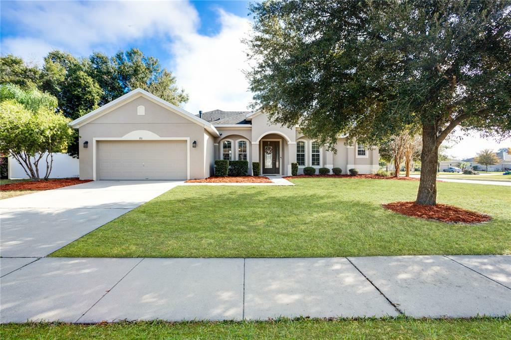 Property Photo: 701 Ostrich Fern Lane FL 32720