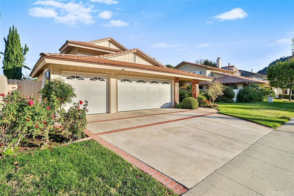 Property Photo:  1658 Wellington Place  CA 91361 