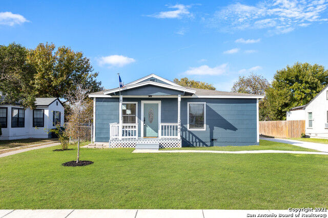 Property Photo: 2447 W Magnolia Ave TX 78228