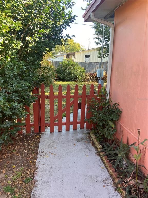 Property Photo:  1820 Hess Drive  FL 34691 