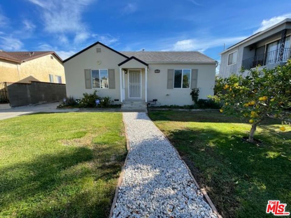 Property Photo: 7534 Kraft Ave CA 91605