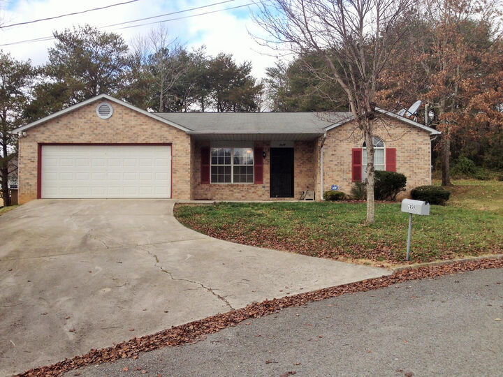 7459 Dawn Ridge Lane  Knoxville TN 37918 photo