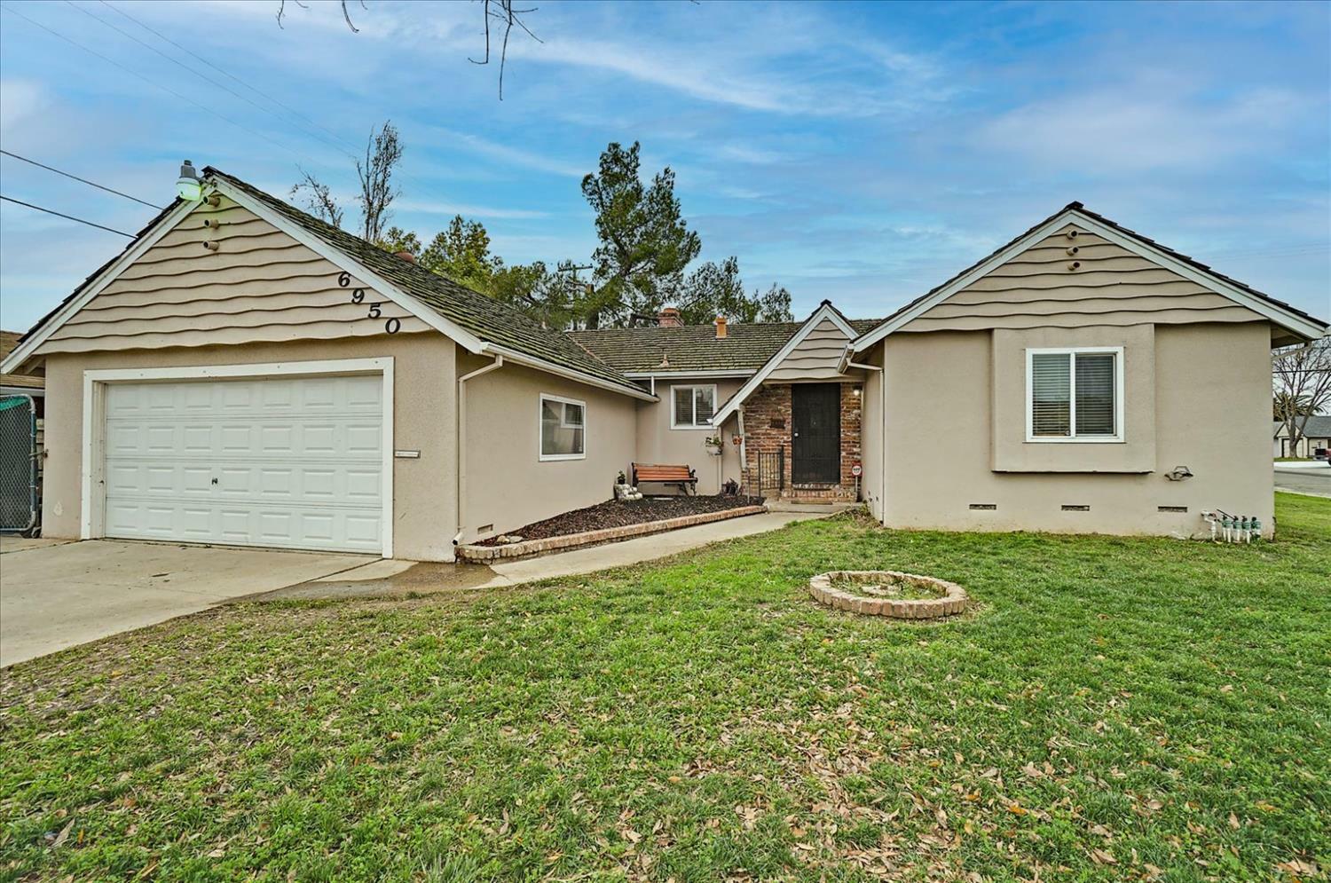 Property Photo:  6950 Ruskut Way  CA 95823 