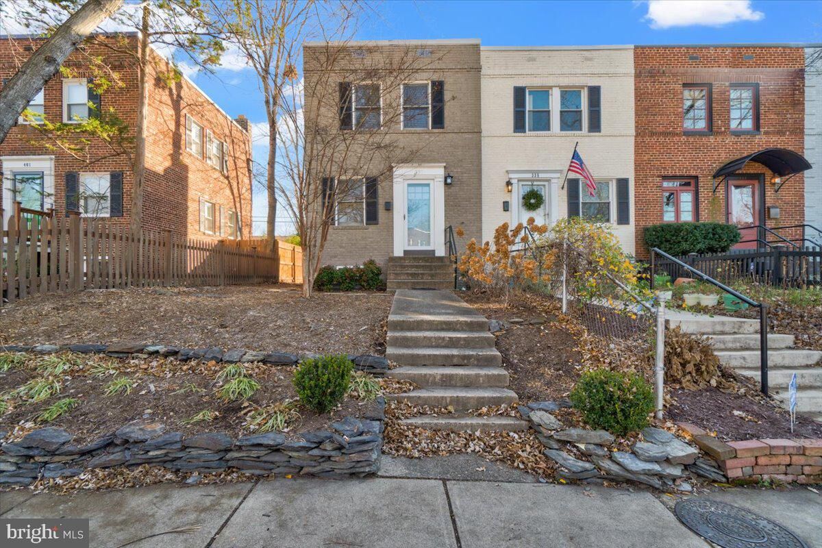 Property Photo: 337 Mount Vernon Avenue VA 22301