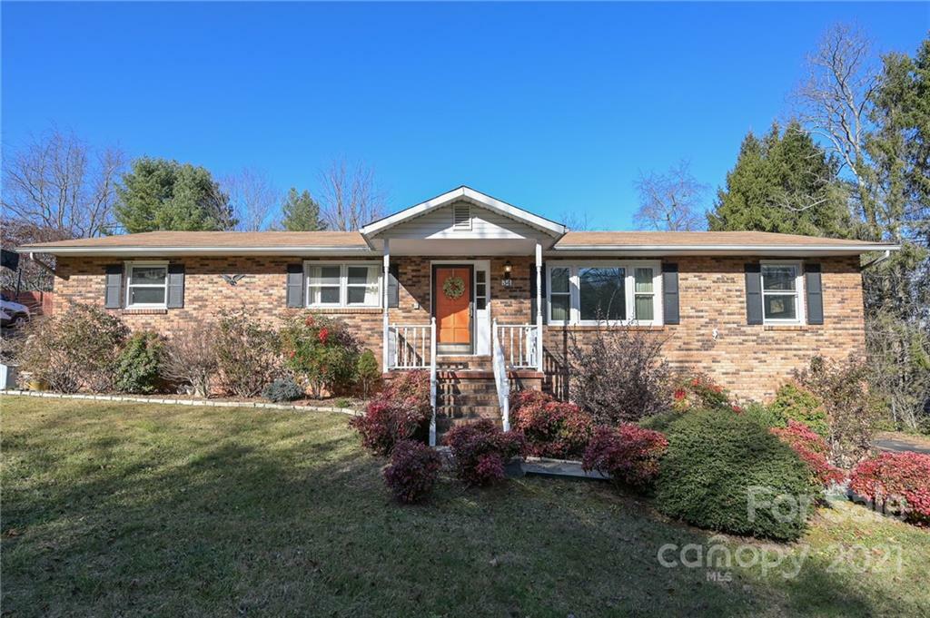 Property Photo:  34 Fieldcrest Circle  NC 28806 