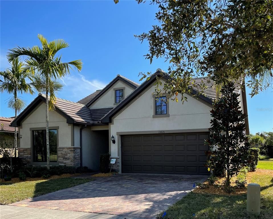 Property Photo: 13615 Salinas Street FL 34293