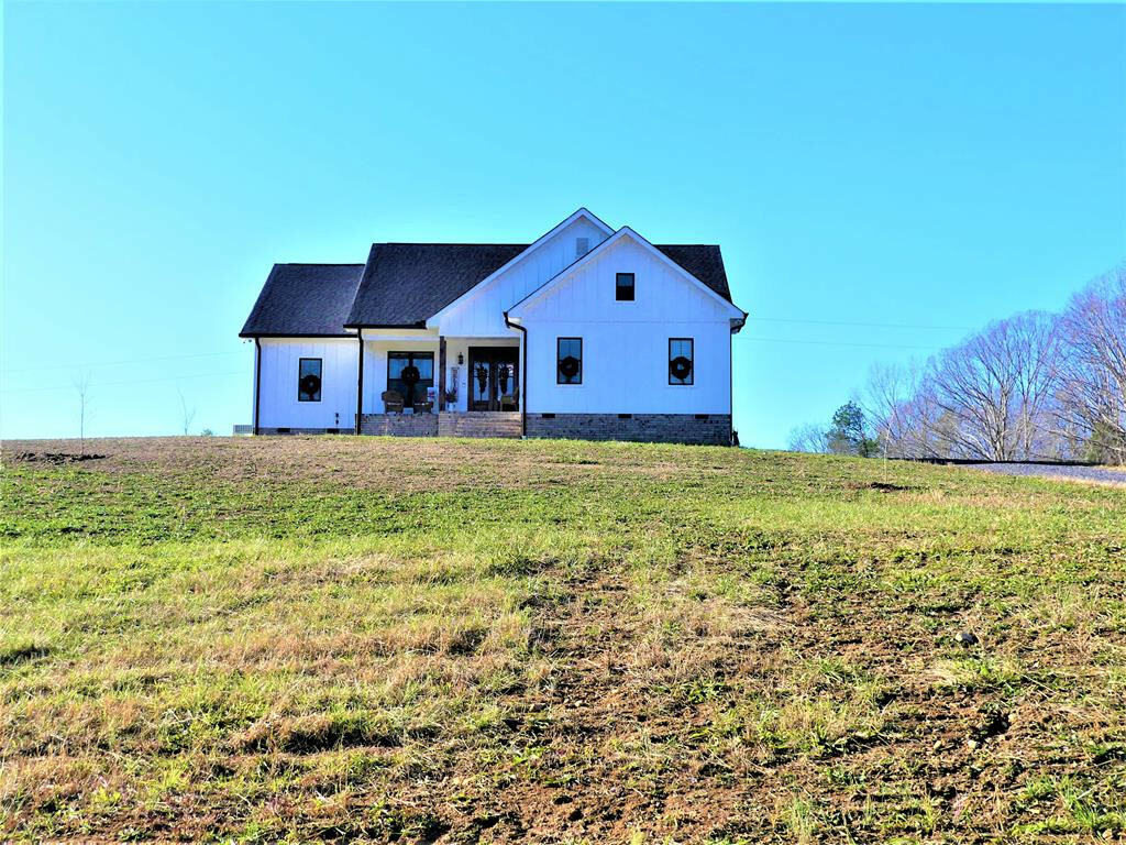 Property Photo: 115 County Road 7130 TN 37303