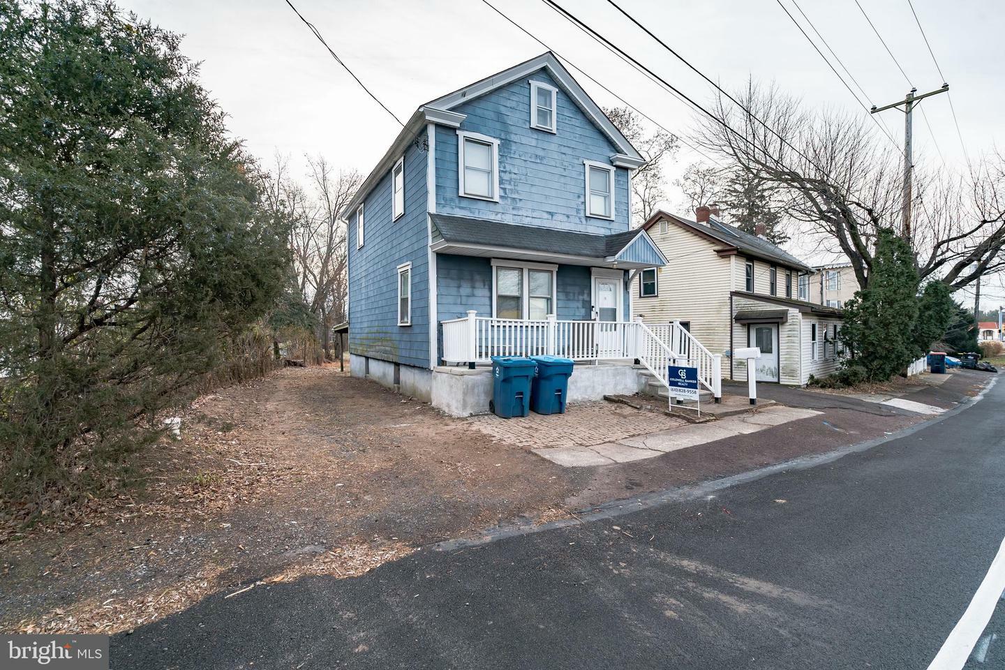 Property Photo: 14 Hilltown Pike PA 18932