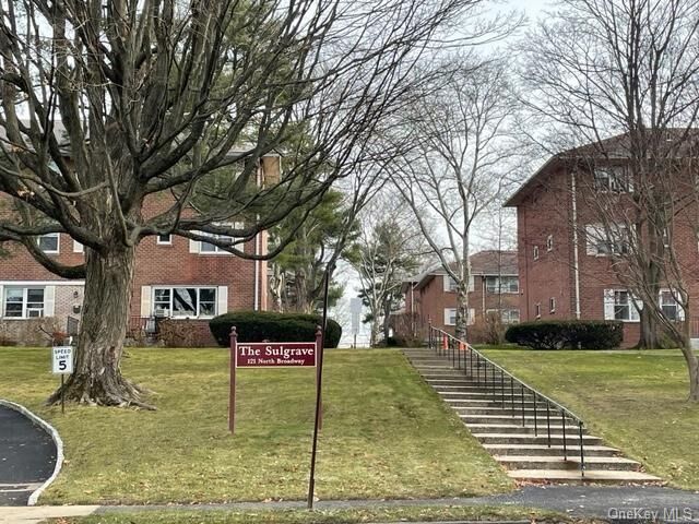 Property Photo:  121 N Broadway 41A  NY 10603 