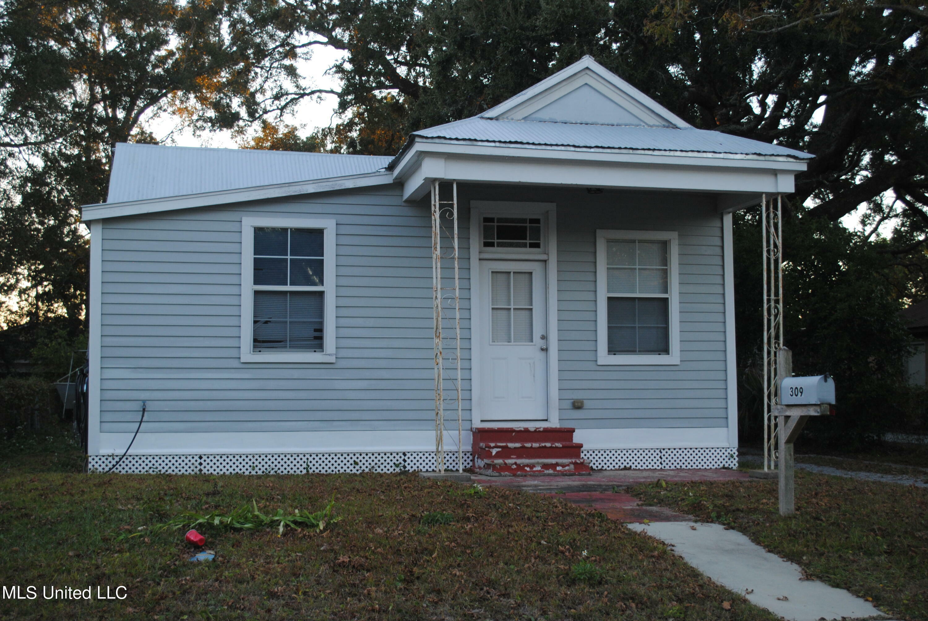 Property Photo:  309 Seal Avenue  MS 39530 