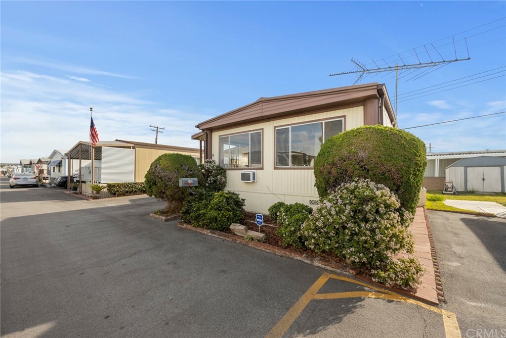 Property Photo:  16601 Garfield Ave Sp 312  CA 90723 