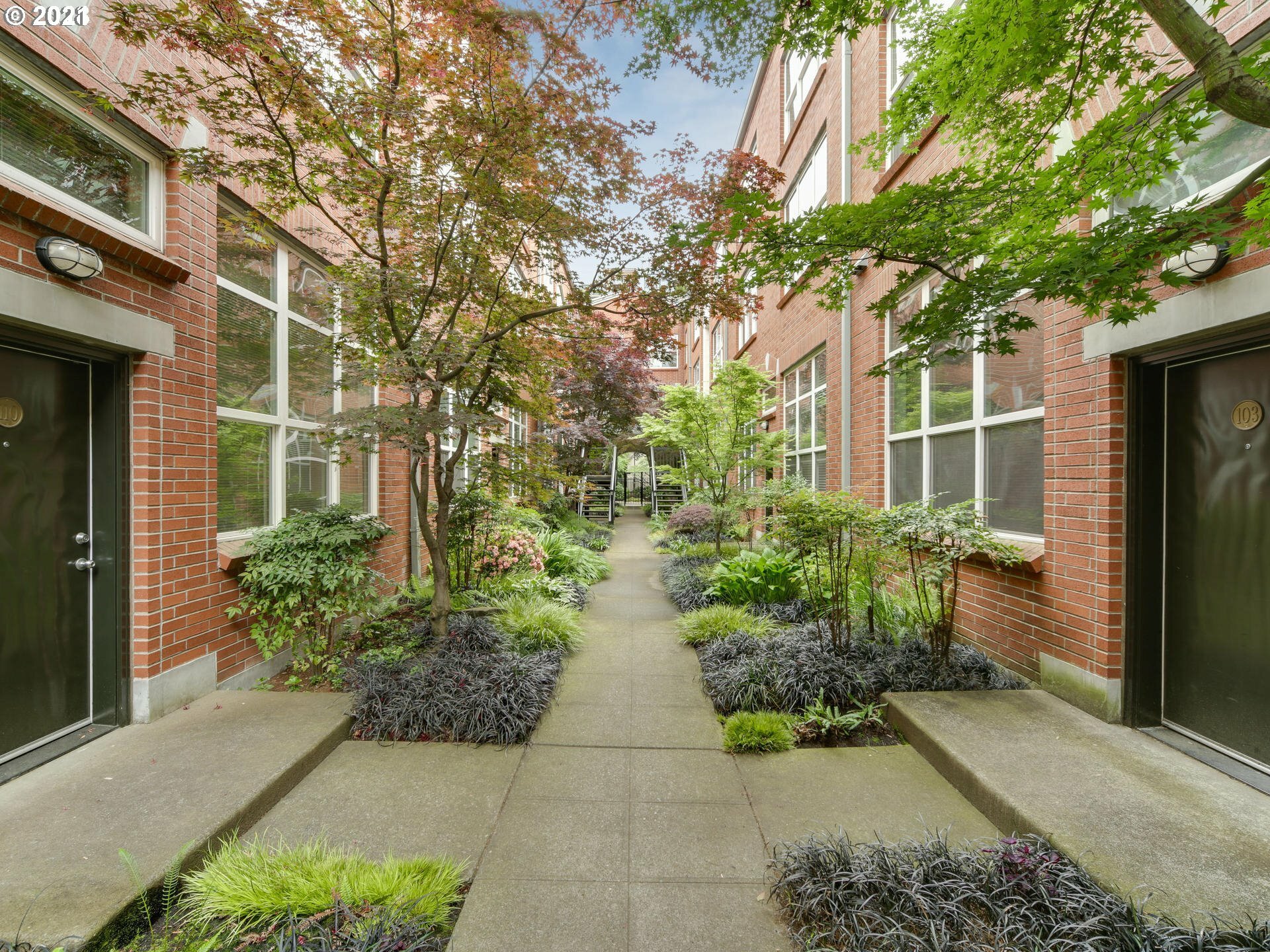 Property Photo: 1009 NW Hoyt St 108 OR 97209