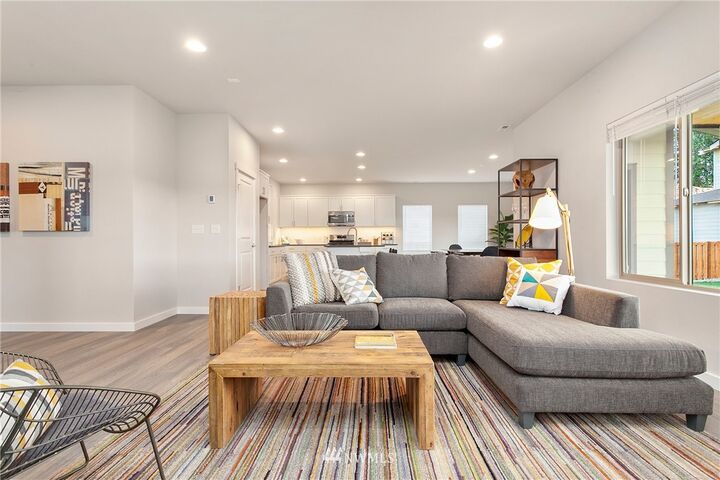 Property Photo:  1635 Gault Street 2  WA 98390 