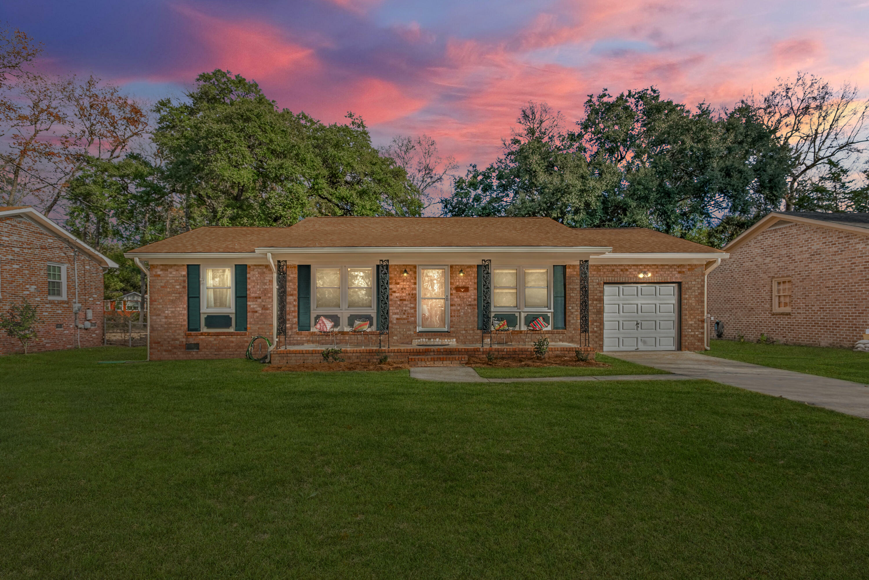 Property Photo: 6 Heathwood Drive SC 29407