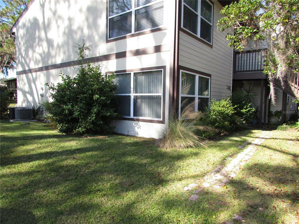 Property Photo:  12101 Sandalwood Drive 101  FL 34785 