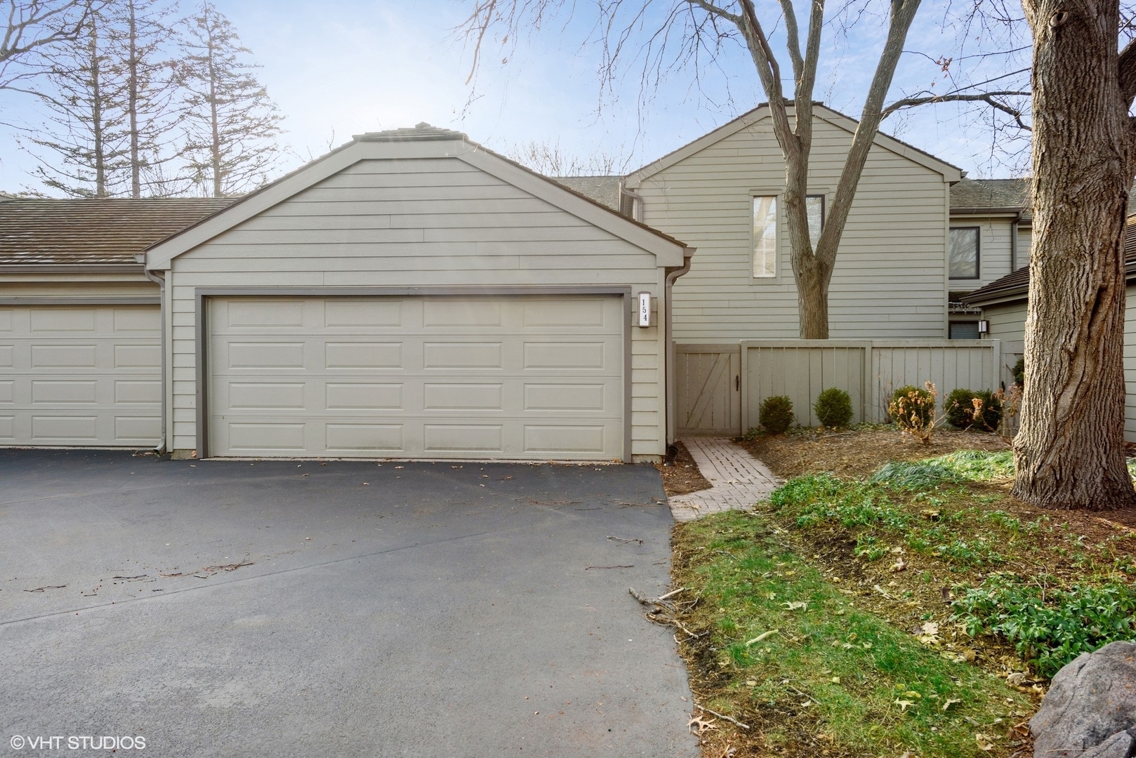 Property Photo:  154 N Timber Ridge Lane  IL 60010 