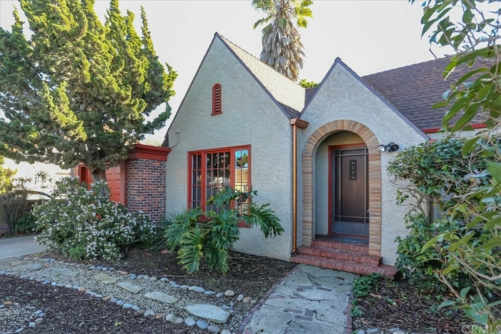 Property Photo:  120 Palm Court Drive  CA 93454 