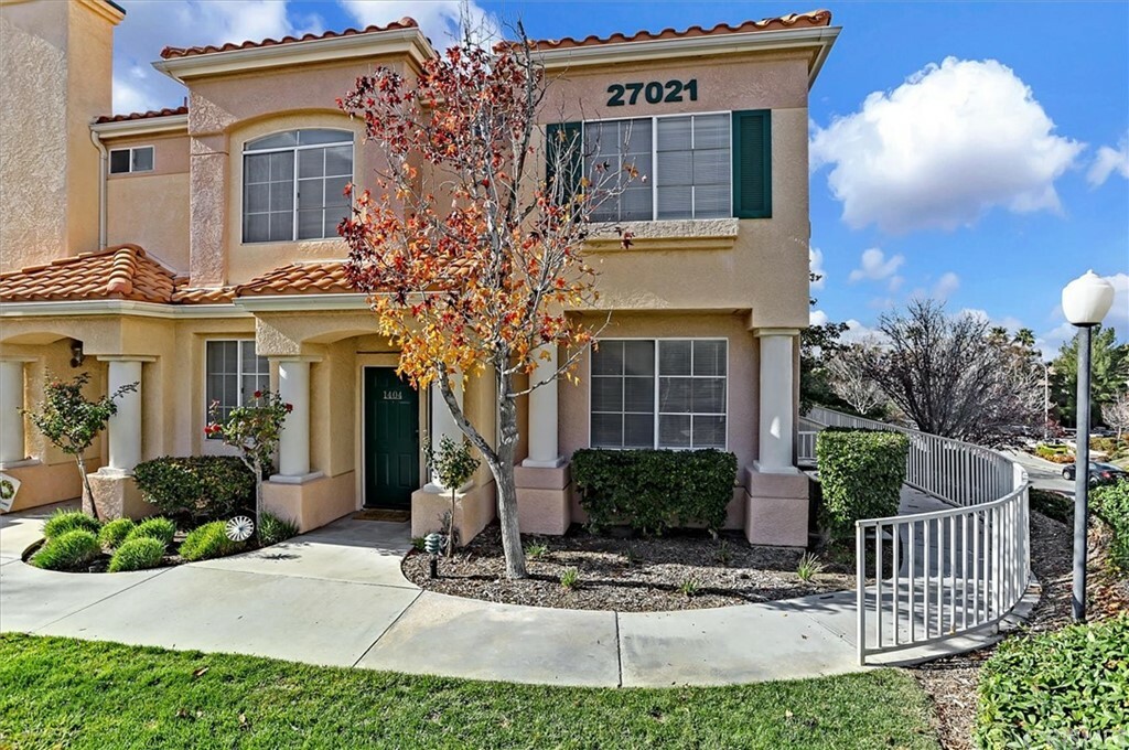 Property Photo:  27021 Karns Court 1404  CA 91387 