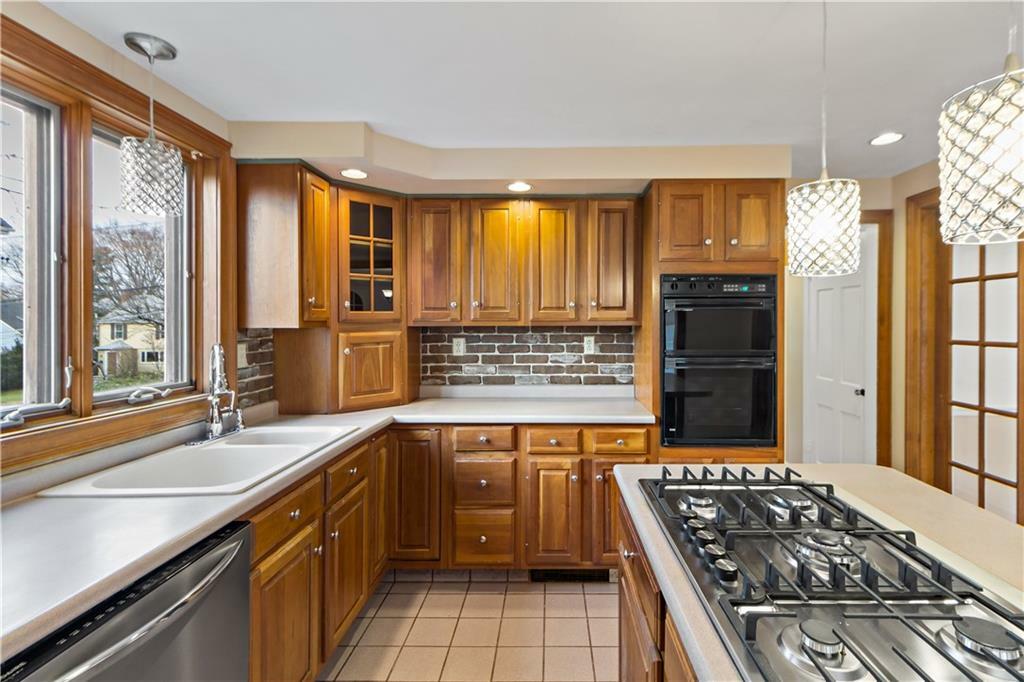 Property Photo: 8 Holsmith Ct RI 02916