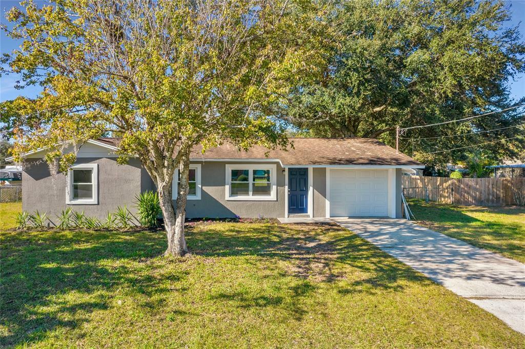 Property Photo:  900 Maple Avenue  FL 34731 