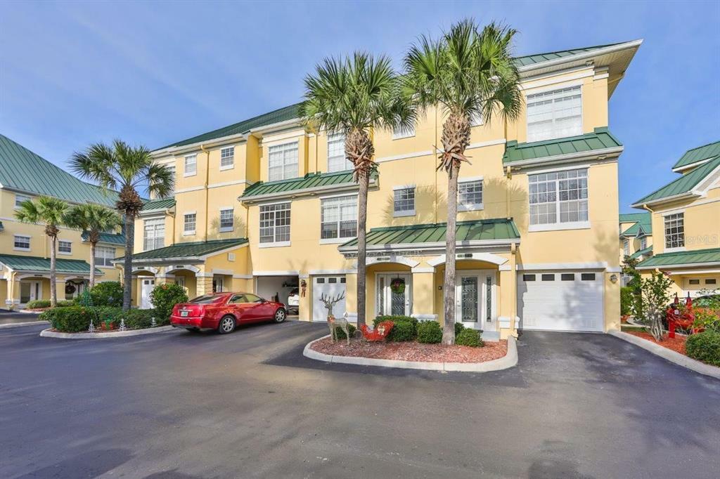 Property Photo:  6327 Sunset Bay Circle  FL 33572 