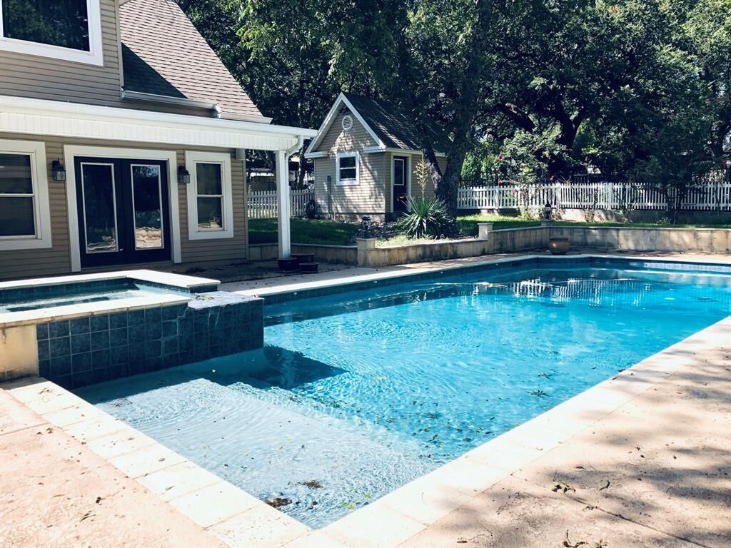 Property Photo:  501 N Austin Street  TX 76442 