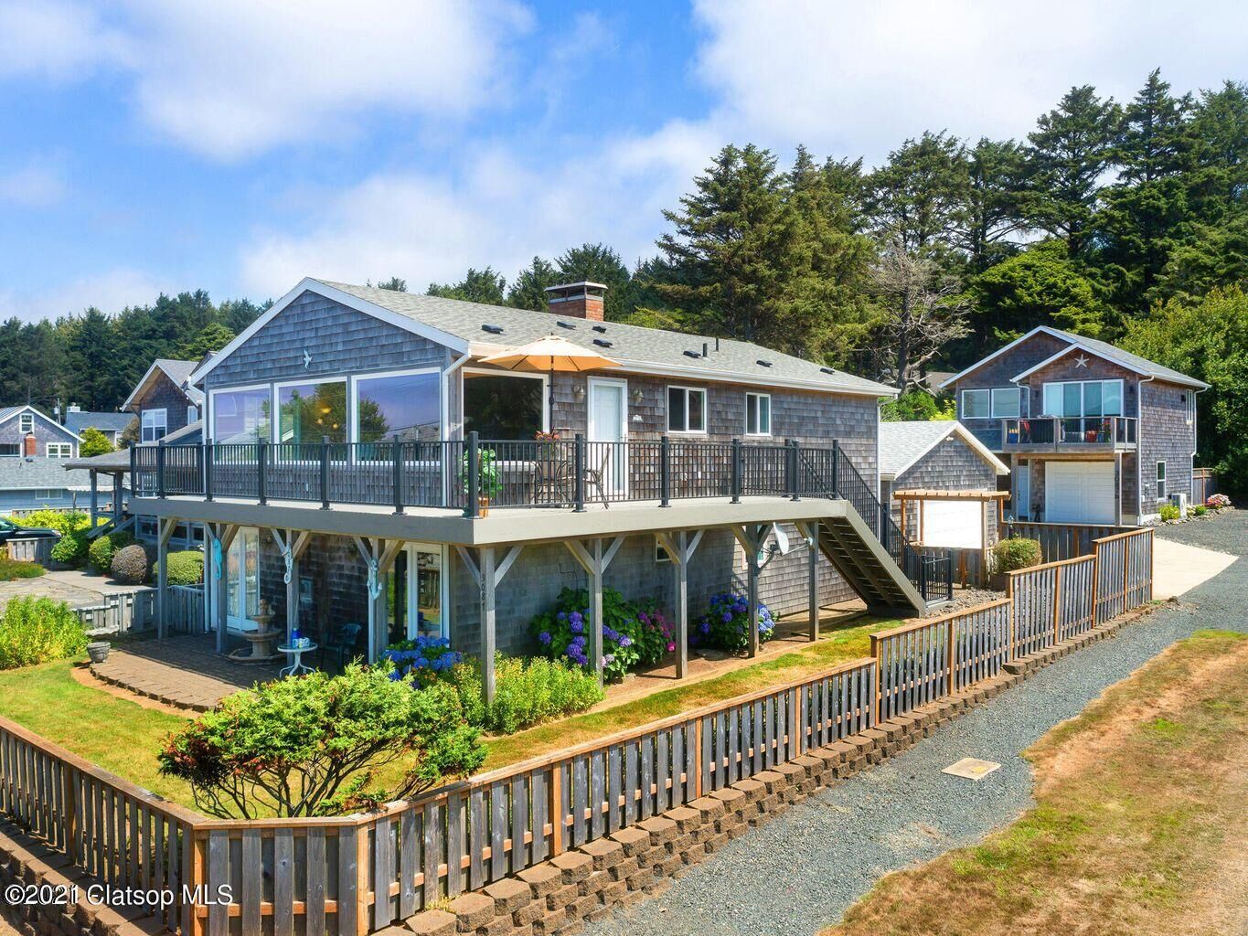 Property Photo:  3087 S Hemlock Street  OR 97110 