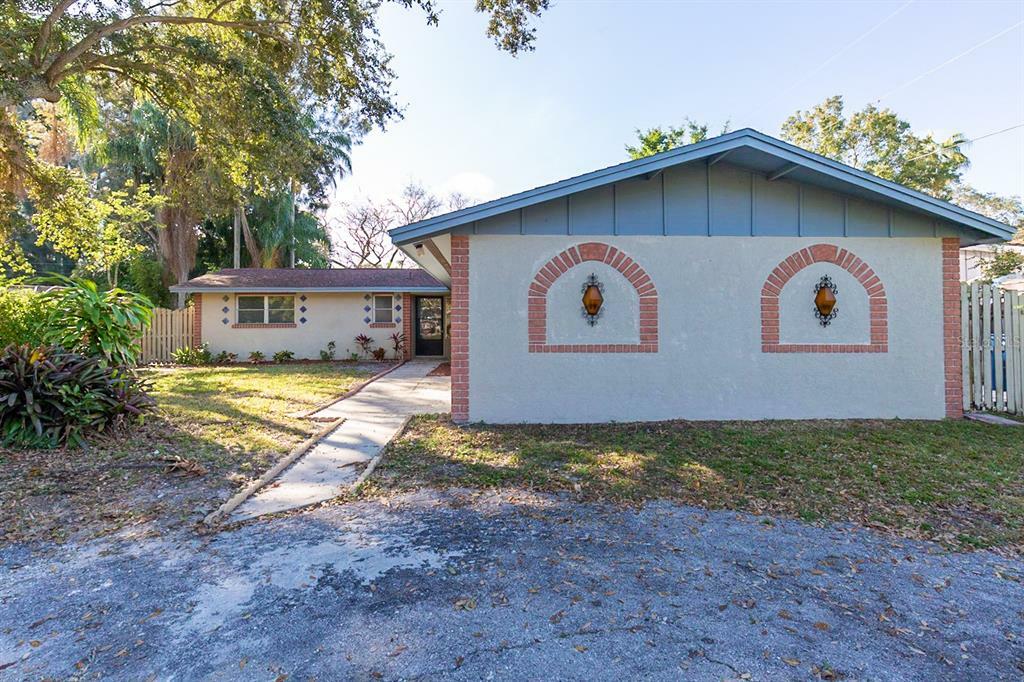 Property Photo:  1138 Carmella Circle  FL 34243 