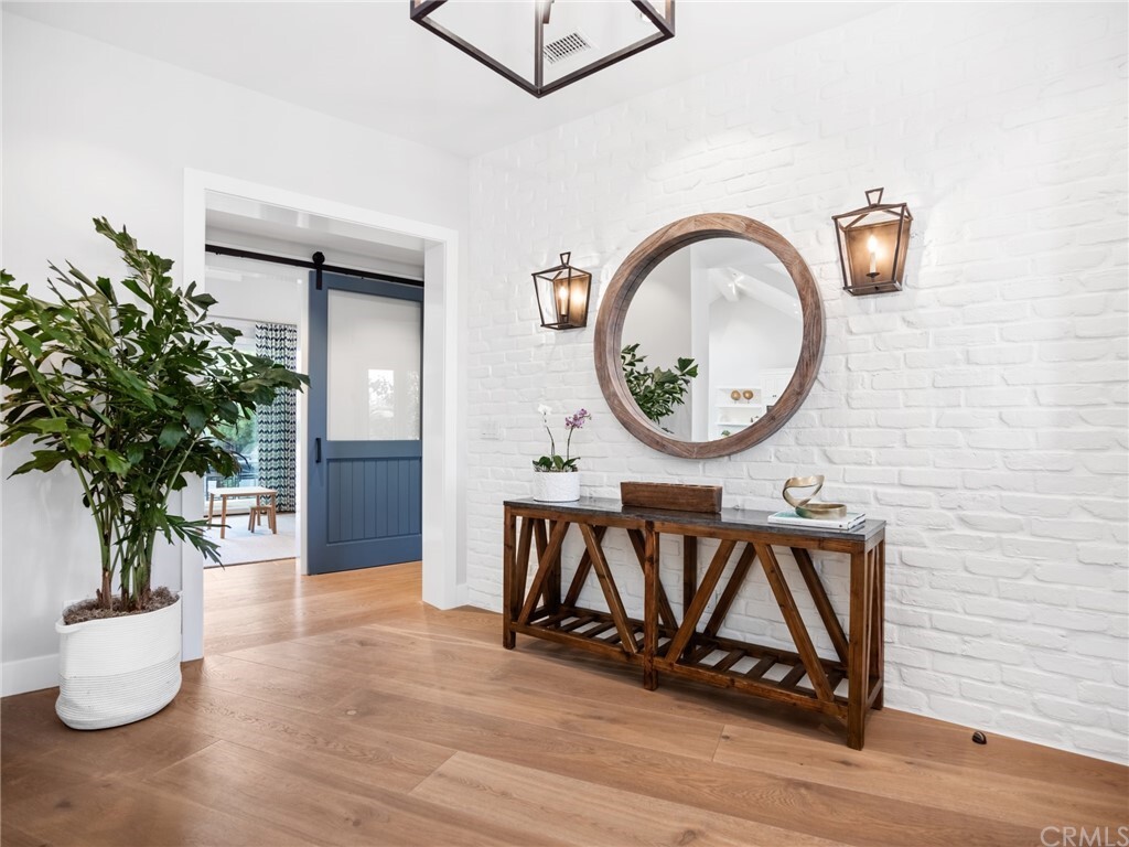 Property Photo: 1400 Lincoln Lane CA 92660