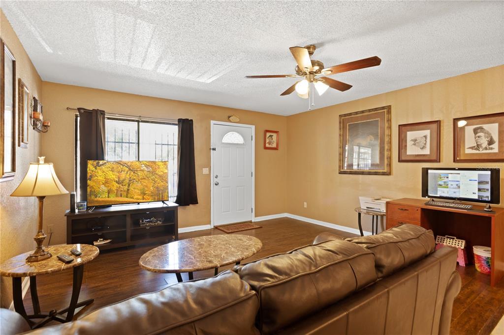 Property Photo: 220 Cherokee Court 109 FL 32701