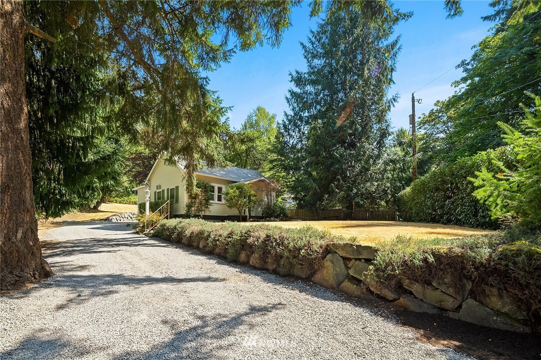 Property Photo: 3866 Monterey Place NE WA 98056