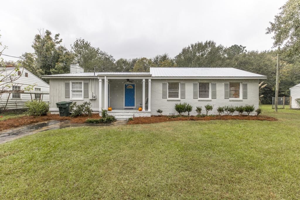 Property Photo:  512 Mimosa Drive  GA 31021 