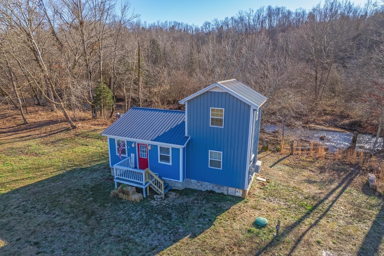 Property Photo:  812 S Toms Creek Road  TN 37096-5060 