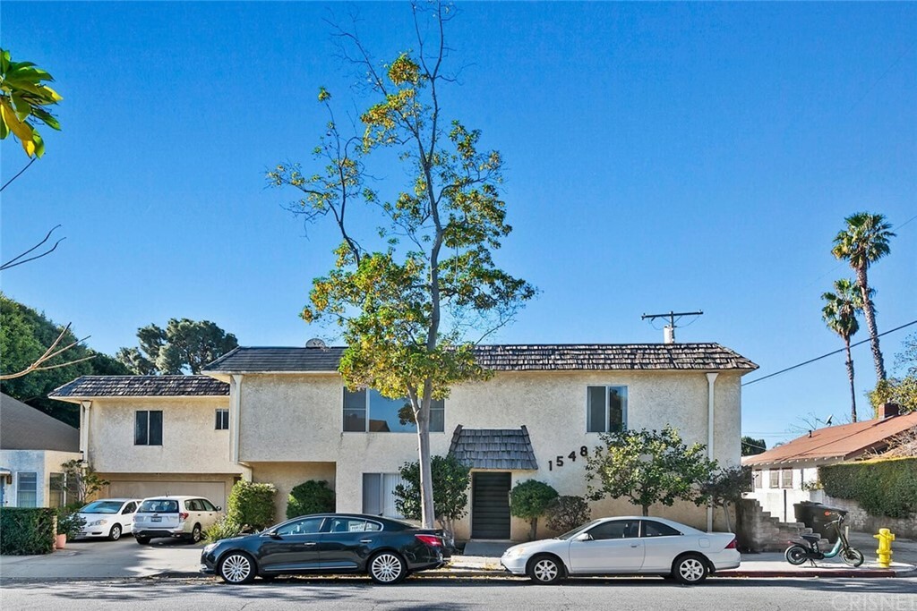 Property Photo:  1548 Yale Street 1  CA 90404 