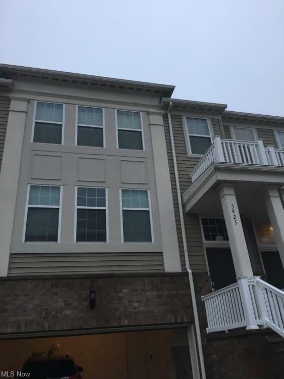 Property Photo: 5925 N Pointe Drive OH 44124