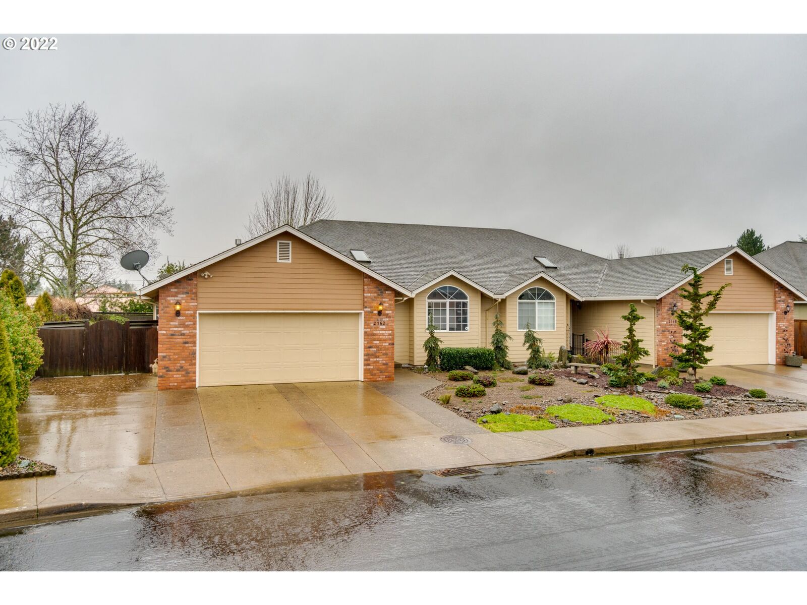 Property Photo: 2162 NW Willamette Dr OR 97128