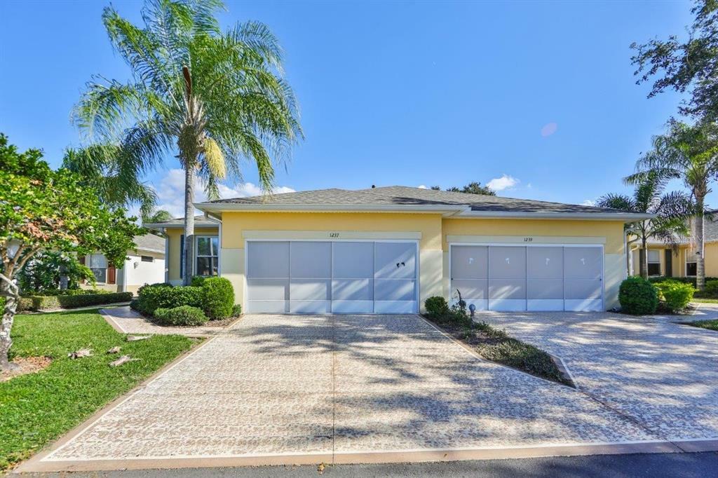 Property Photo:  1237 Fairway Greens Drive 42  FL 33573 