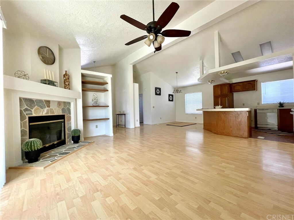 Property Photo:  20008 Emerald Creek Drive  CA 91351 