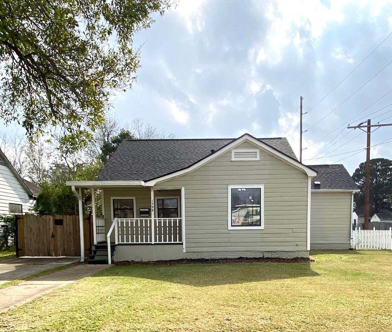 Property Photo: 1399 Threadneedle TX 77705