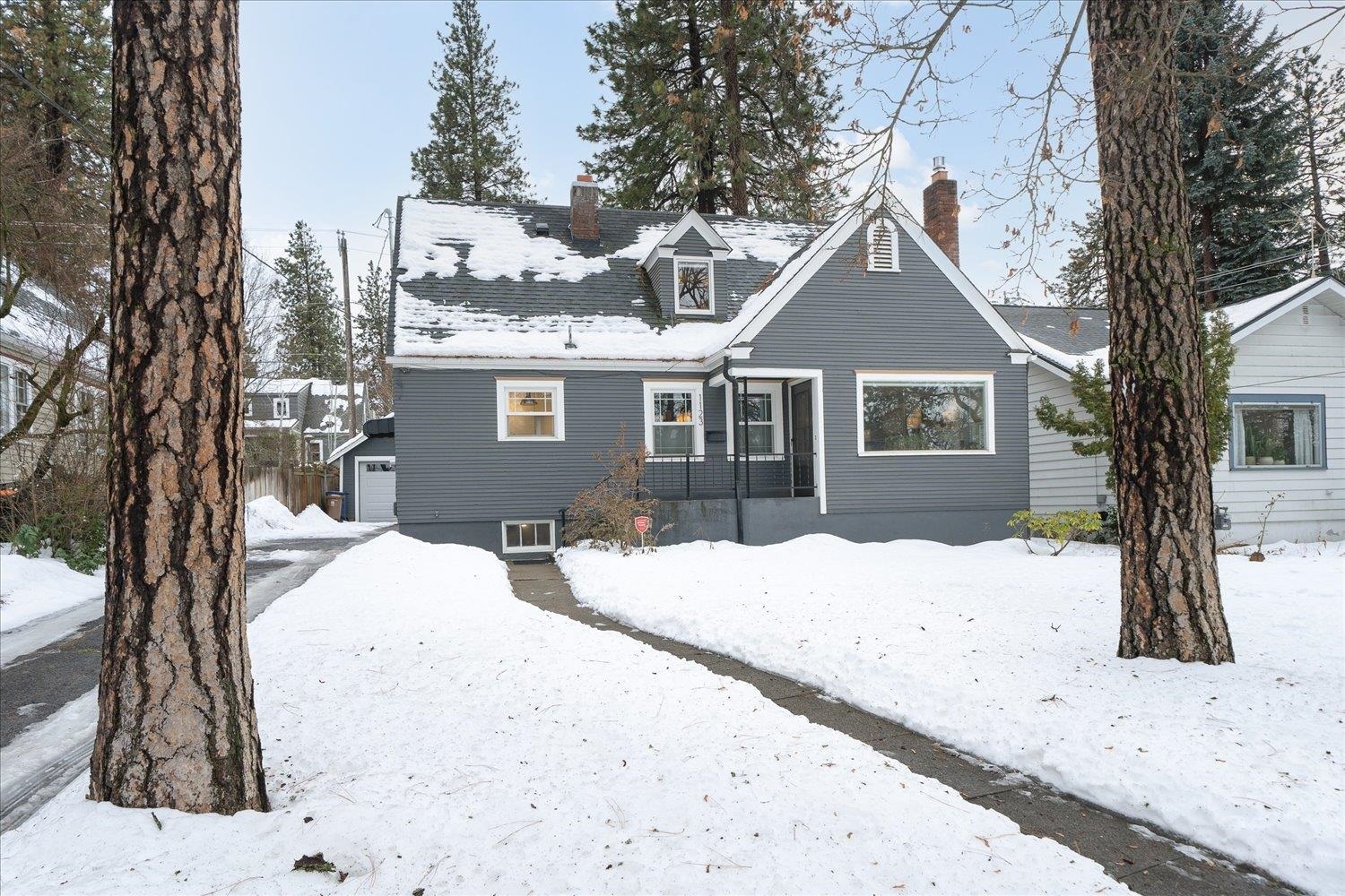 Property Photo:  1123 W 25th Ave  WA 99203 