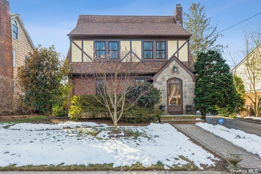 Property Photo: 206 Glenmore Street NY 11596