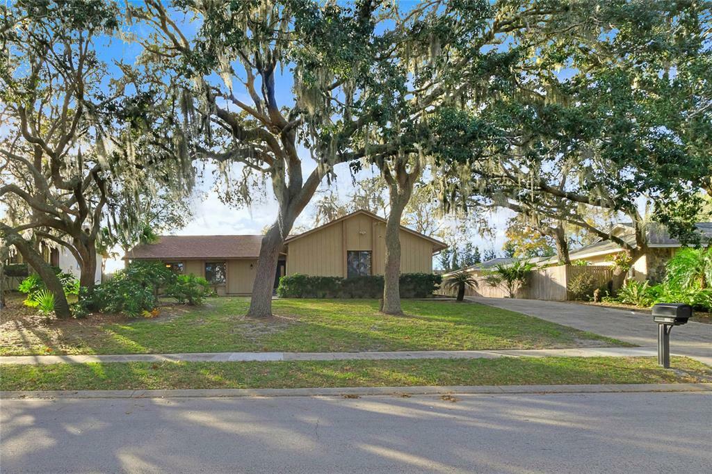 Property Photo: 3520 Seaford Lane FL 32707