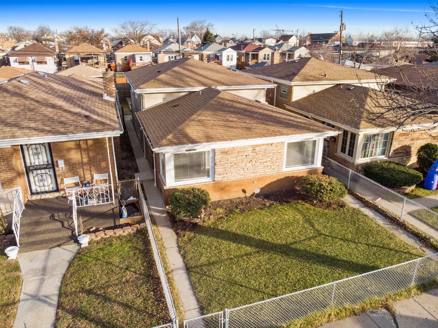 Property Photo:  