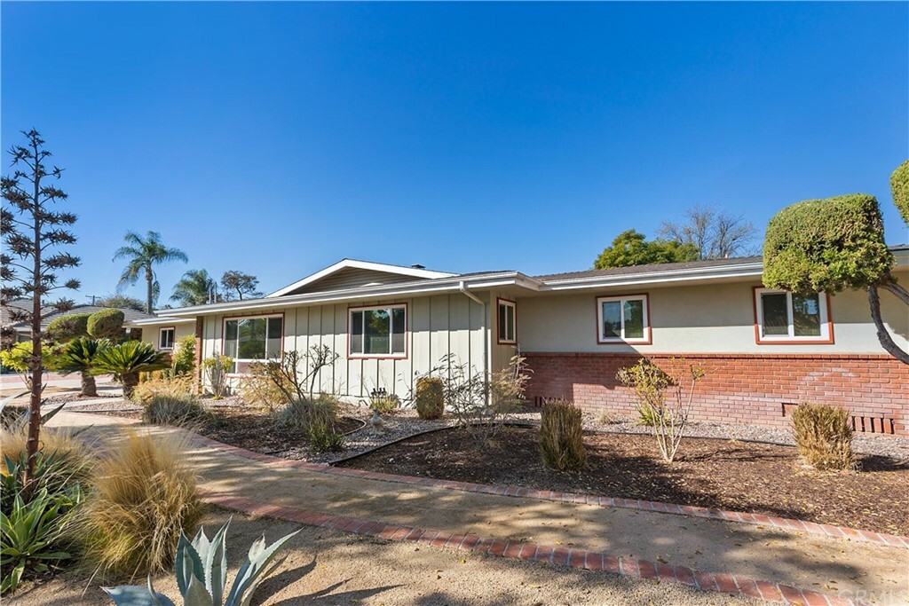 Property Photo:  2009 Bronson Way  CA 92506 
