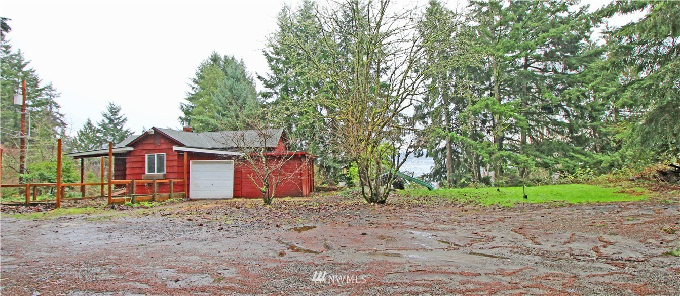 Property Photo: 1906 Front Avenue W WA 98312