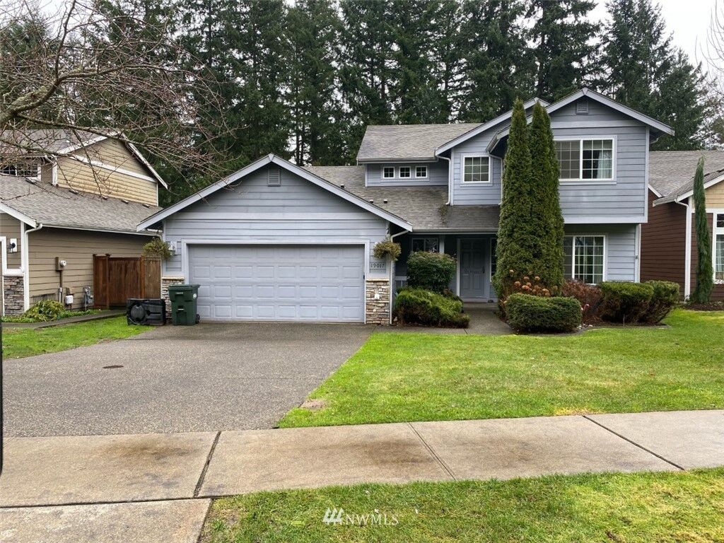 Property Photo: 19017 Silver Creek Avenue E WA 98375