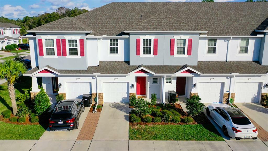Property Photo: 1078 Amber Leaf Trail FL 33544
