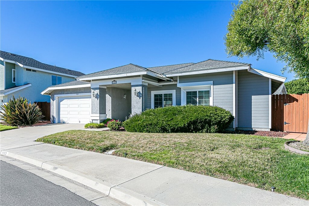 Property Photo:  1133 Bellflower Lane  CA 93436 