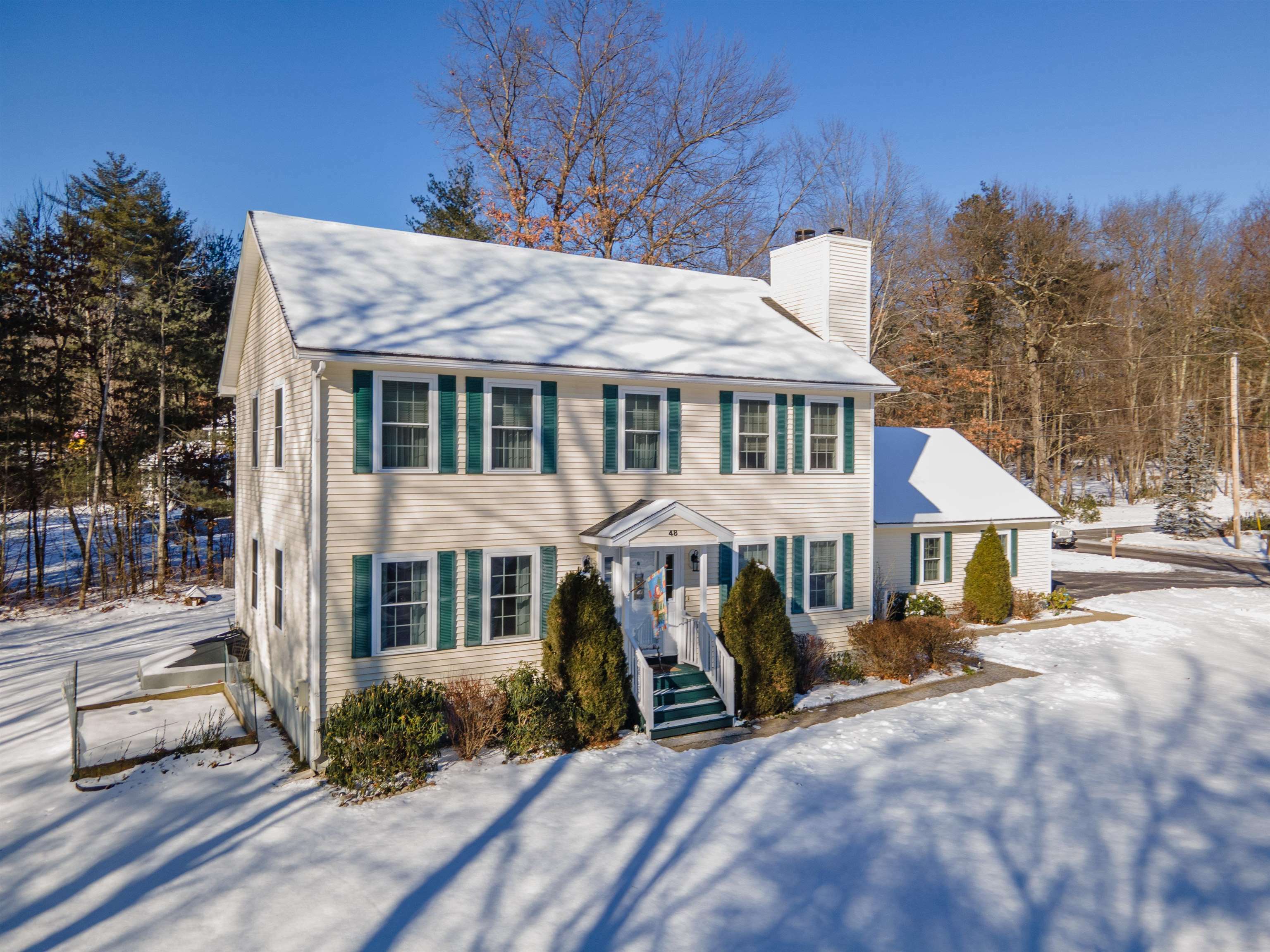 Property Photo:  48 Hansom Drive  NH 03054 