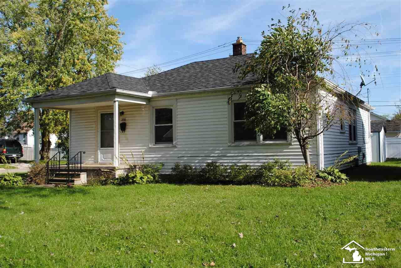 Property Photo:  330 Toll St  MI 48162 